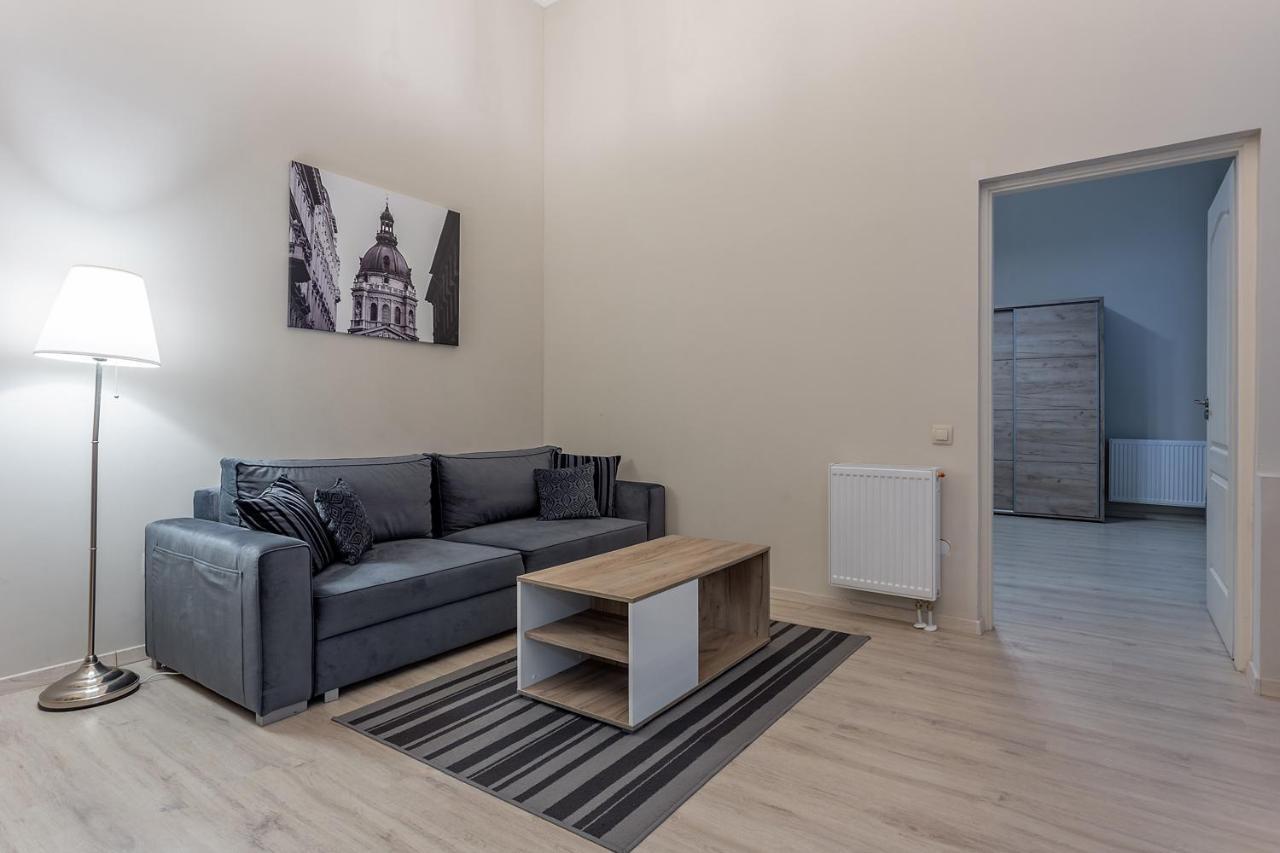Goldcentral Apartment Akacfa Budapest Kültér fotó